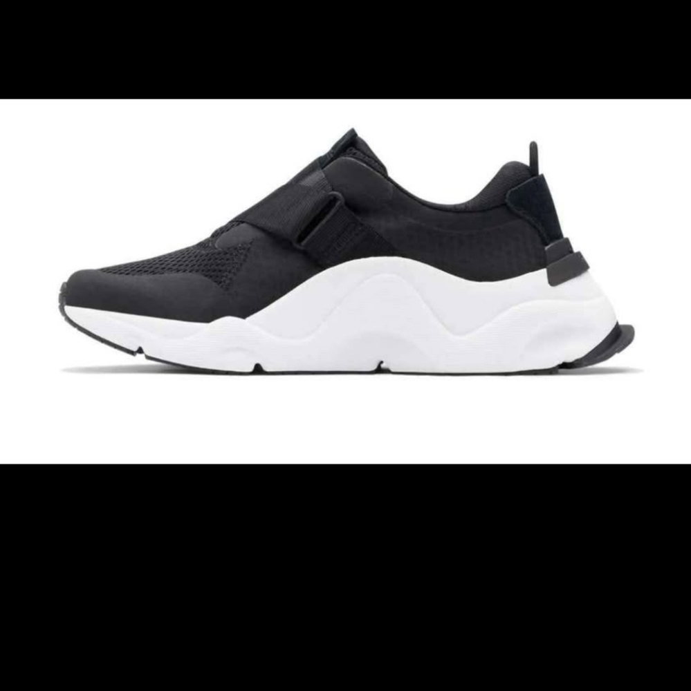 NEW Sorel Size 9.5 Womens Kinetic Renegade Mesh Sneaker - Black White